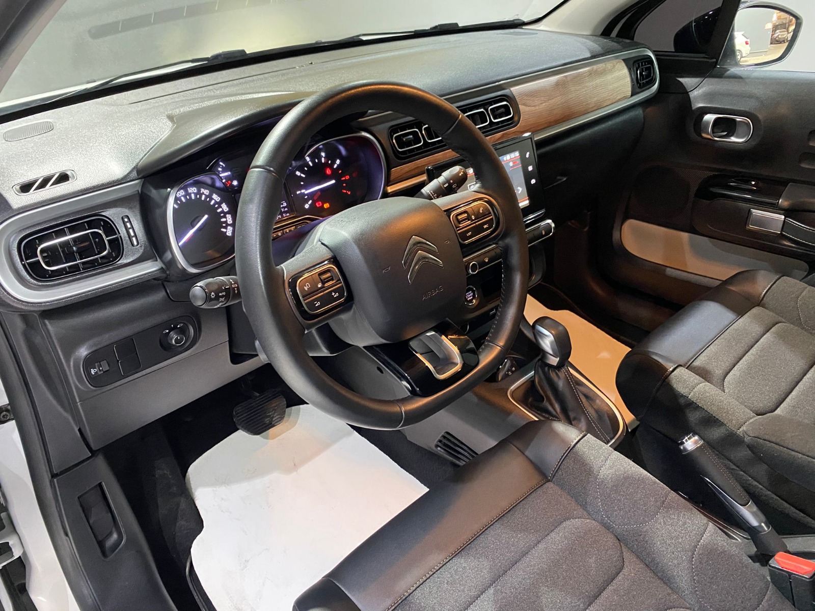 2024 Benzin Otomatik Citroen C3 Beyaz Gürel Tasarım Aksesuar Otomotiv San. Tic. Ltd. Şti.