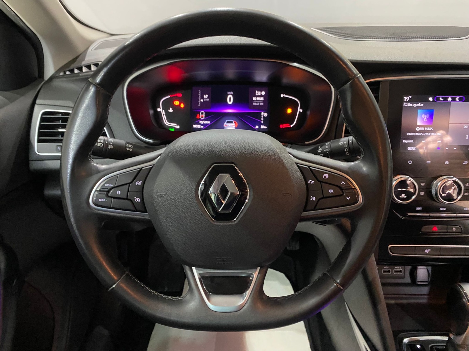 TaksitliOto.Net | 2.El Renault Megane Sedan 1.5 Blue DCI Icon EDC | Otomatik & Dizel | Gri | İzmir.2el 2022 Dizel Otomatik Renault Megane Gri Gürel Tasarım Aksesuar Otomotiv San. Tic. Ltd. Şti.