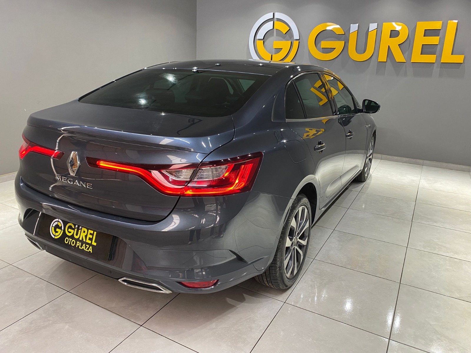TaksitliOto.Net | 2.El Renault Megane Sedan 1.5 Blue DCI Icon EDC | Otomatik & Dizel | Gri | İzmir.2el 2022 Dizel Otomatik Renault Megane Gri Gürel Tasarım Aksesuar Otomotiv San. Tic. Ltd. Şti.