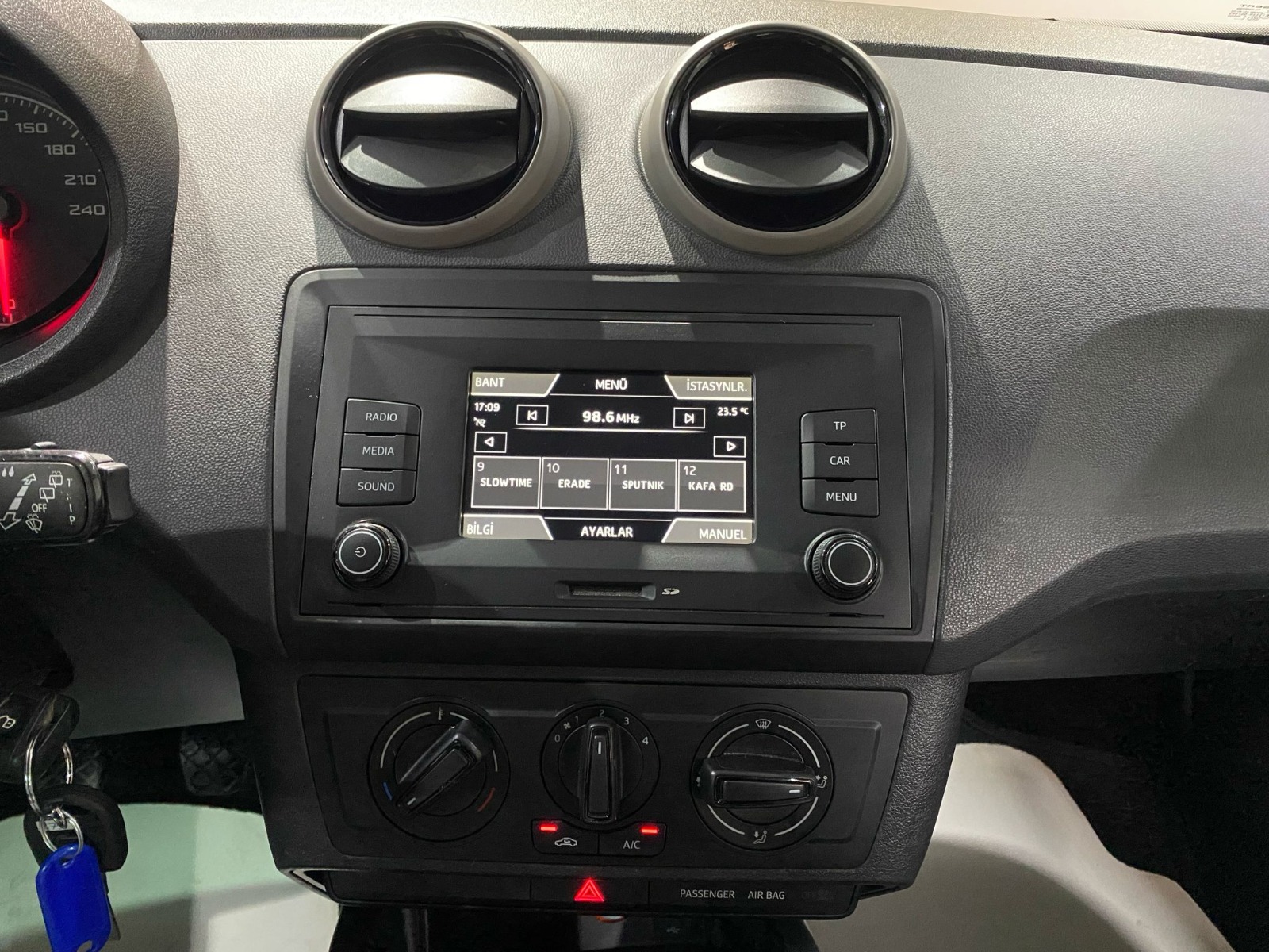 2017 Benzin Manuel Seat Ibiza Mavi Gürel Tasarım Aksesuar Otomotiv San. Tic. Ltd. Şti.