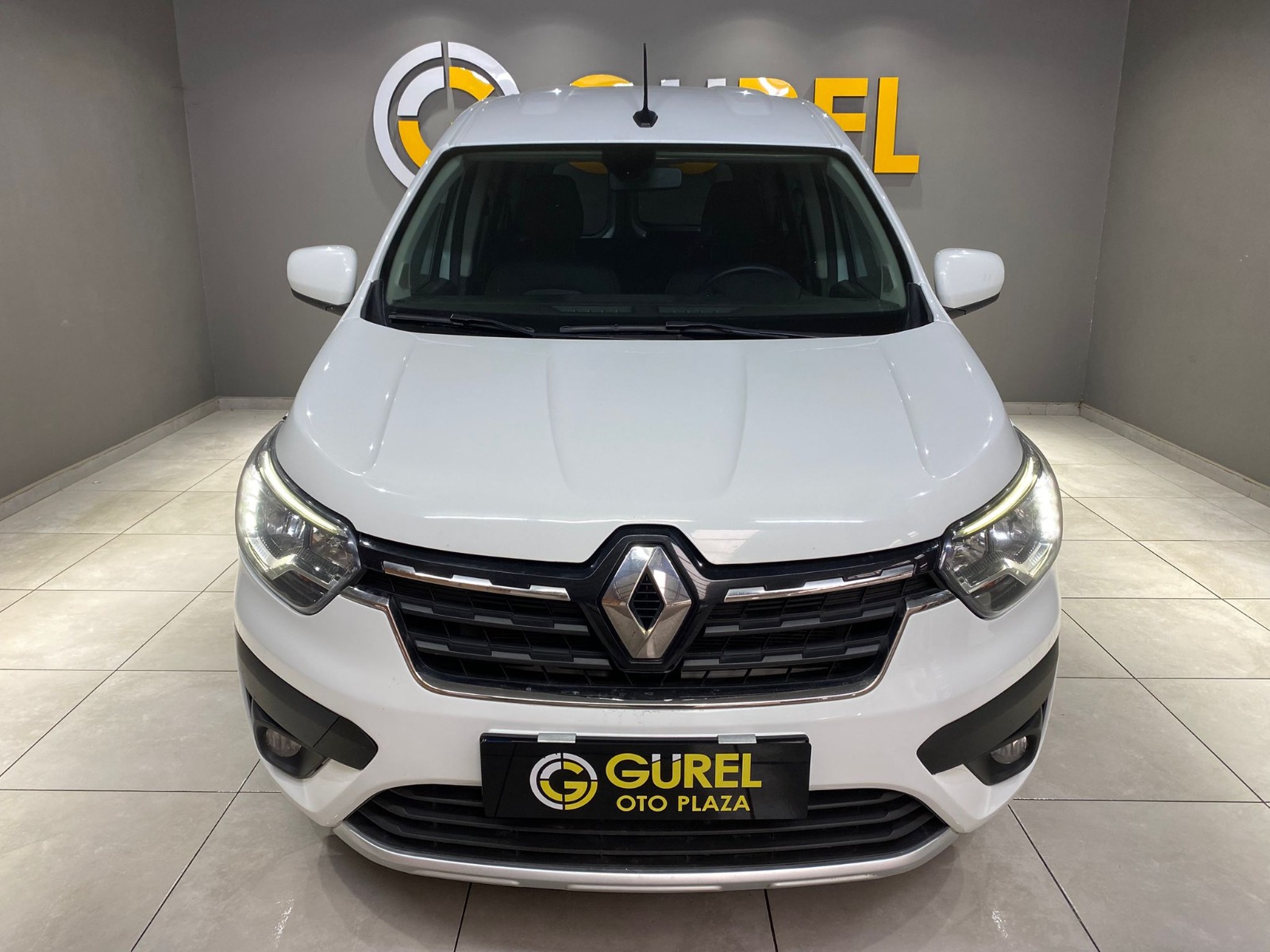 2023 Dizel Manuel Renault Express Combi Beyaz Gürel Tasarım Aksesuar Otomotiv San. Tic. Ltd. Şti.