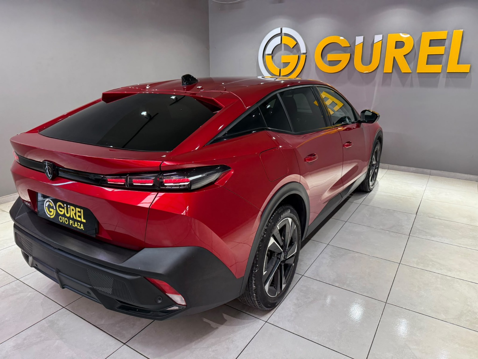 2025 Benzin Otomatik Peugeot 408 Kırmızı Gürel Tasarım Aksesuar Otomotiv San. Tic. Ltd. Şti.