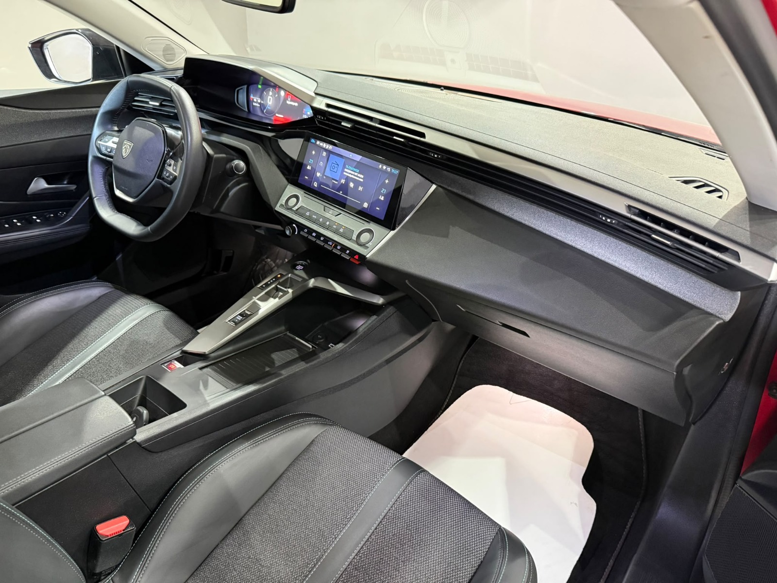 2025 Benzin Otomatik Peugeot 408 Kırmızı Gürel Tasarım Aksesuar Otomotiv San. Tic. Ltd. Şti.