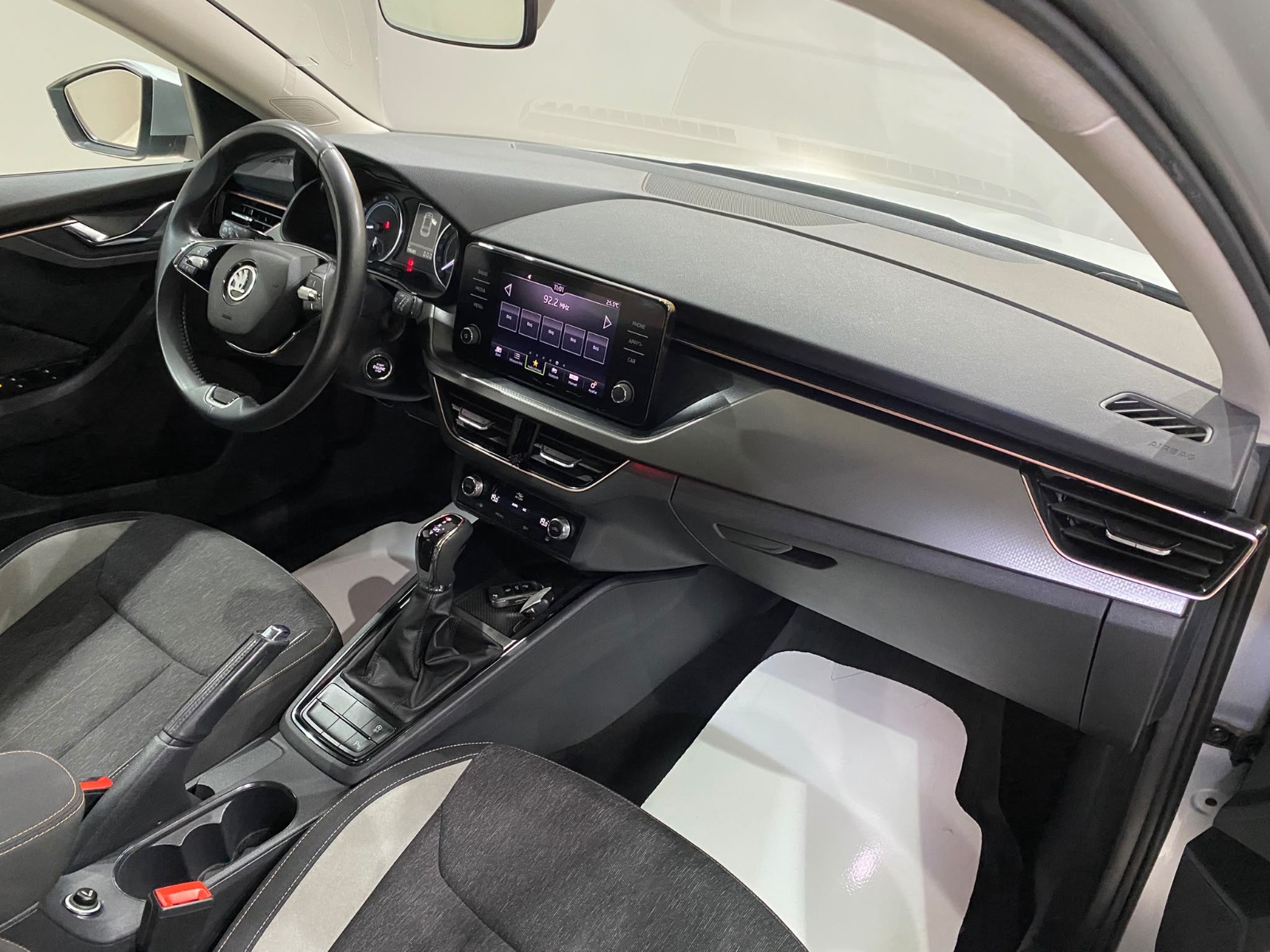 2023 Benzin Otomatik Skoda Scala Gümüş Gri Gürel Tasarım Aksesuar Otomotiv San. Tic. Ltd. Şti.