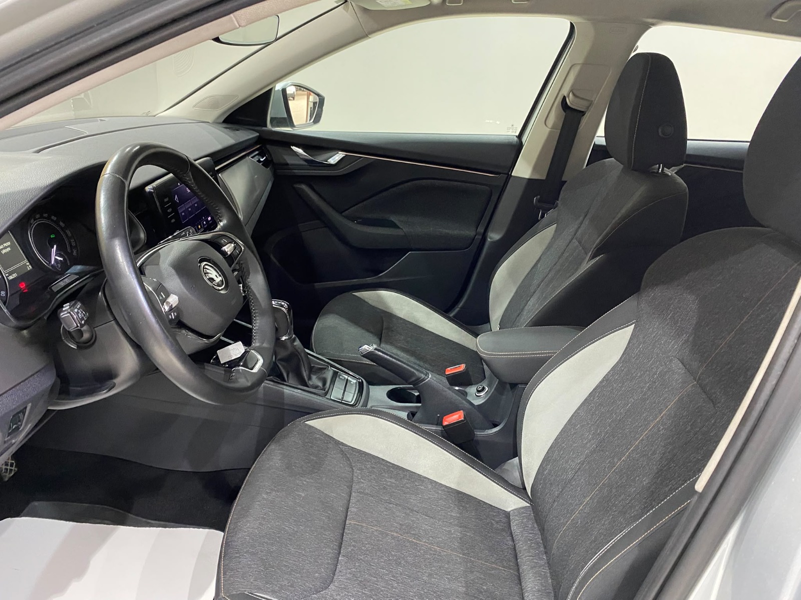 2023 Benzin Otomatik Skoda Scala Gümüş Gri Gürel Tasarım Aksesuar Otomotiv San. Tic. Ltd. Şti.