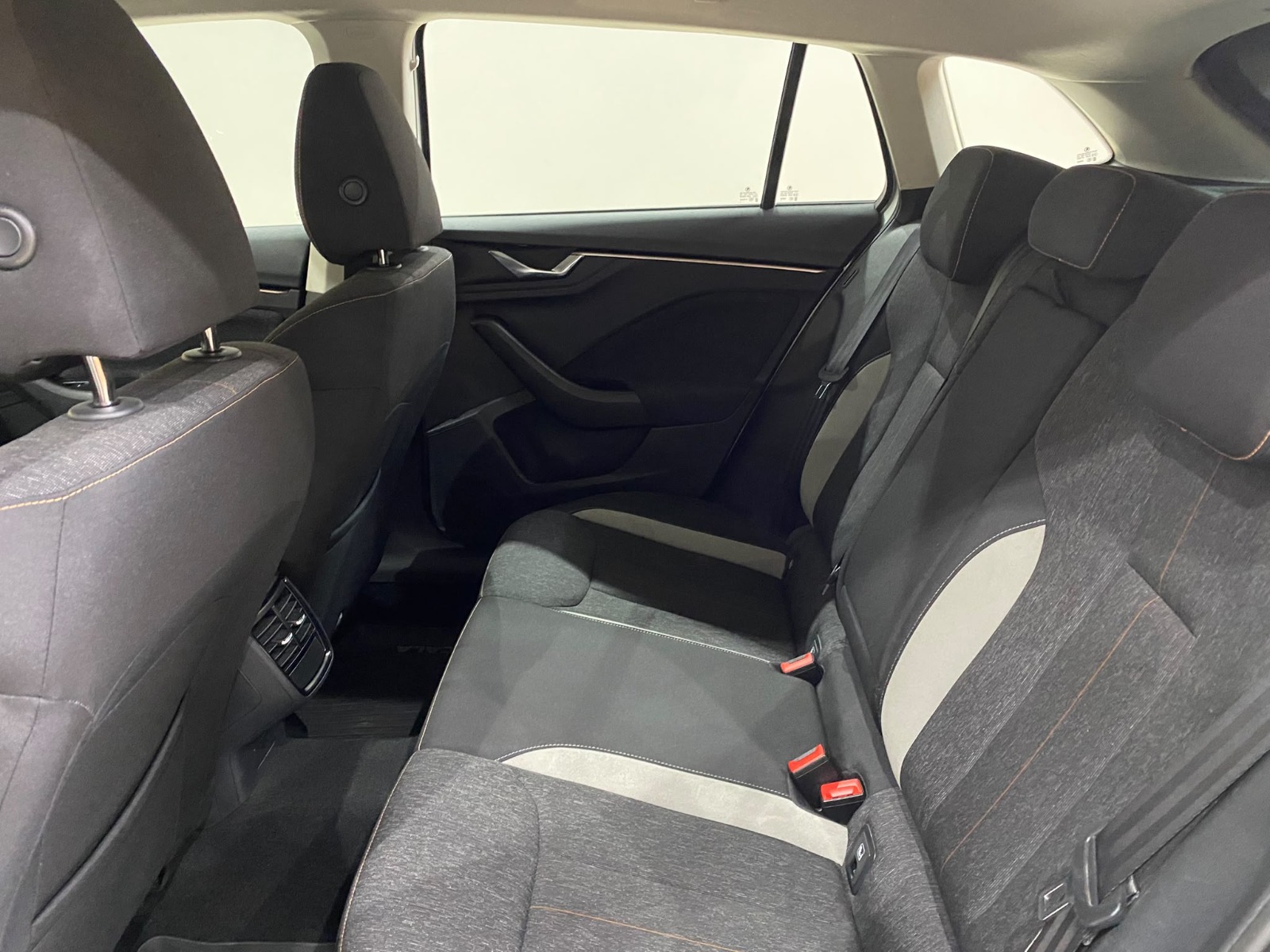 2023 Benzin Otomatik Skoda Scala Gümüş Gri Gürel Tasarım Aksesuar Otomotiv San. Tic. Ltd. Şti.
