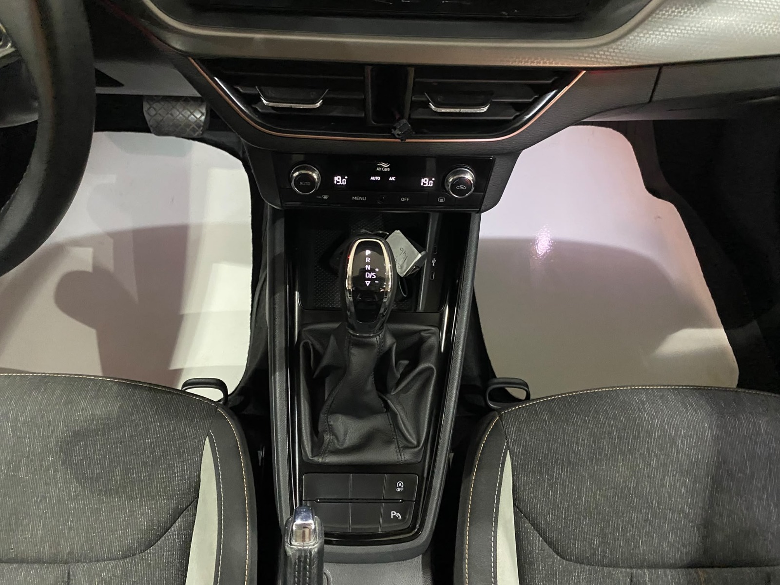 2023 Benzin Otomatik Skoda Scala Gümüş Gri Gürel Tasarım Aksesuar Otomotiv San. Tic. Ltd. Şti.