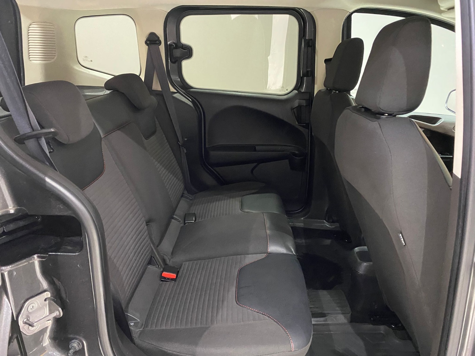 2022 Benzin Manuel Ford Tourneo Courier Gri Gürel Tasarım Aksesuar Otomotiv San. Tic. Ltd. Şti.