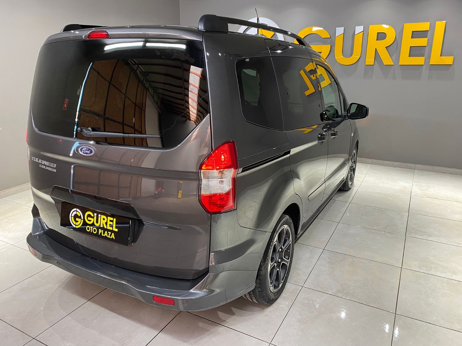 2022 Benzin Manuel Ford Tourneo Courier Gri Gürel Tasarım Aksesuar Otomotiv San. Tic. Ltd. Şti.