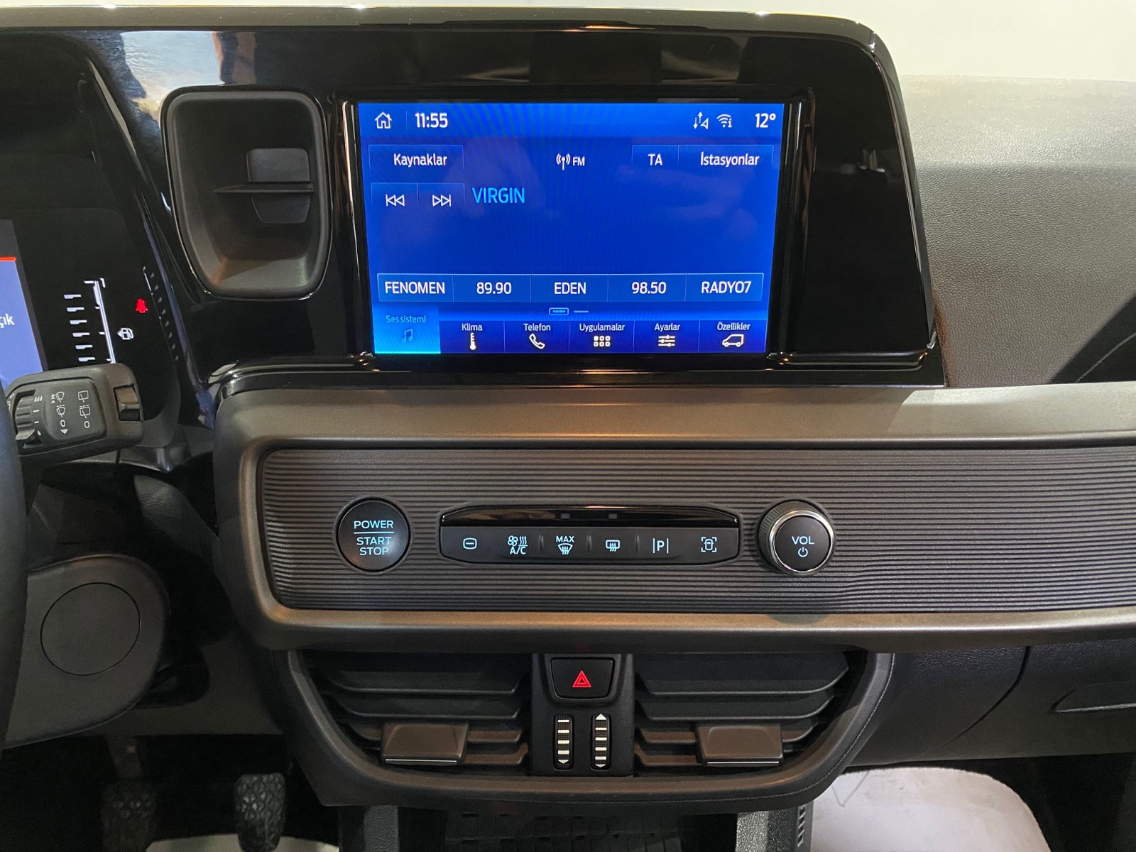 2025 Dizel Manuel Ford Tourneo Courier Yeşil Gürel Tasarım Aksesuar Otomotiv San. Tic. Ltd. Şti.