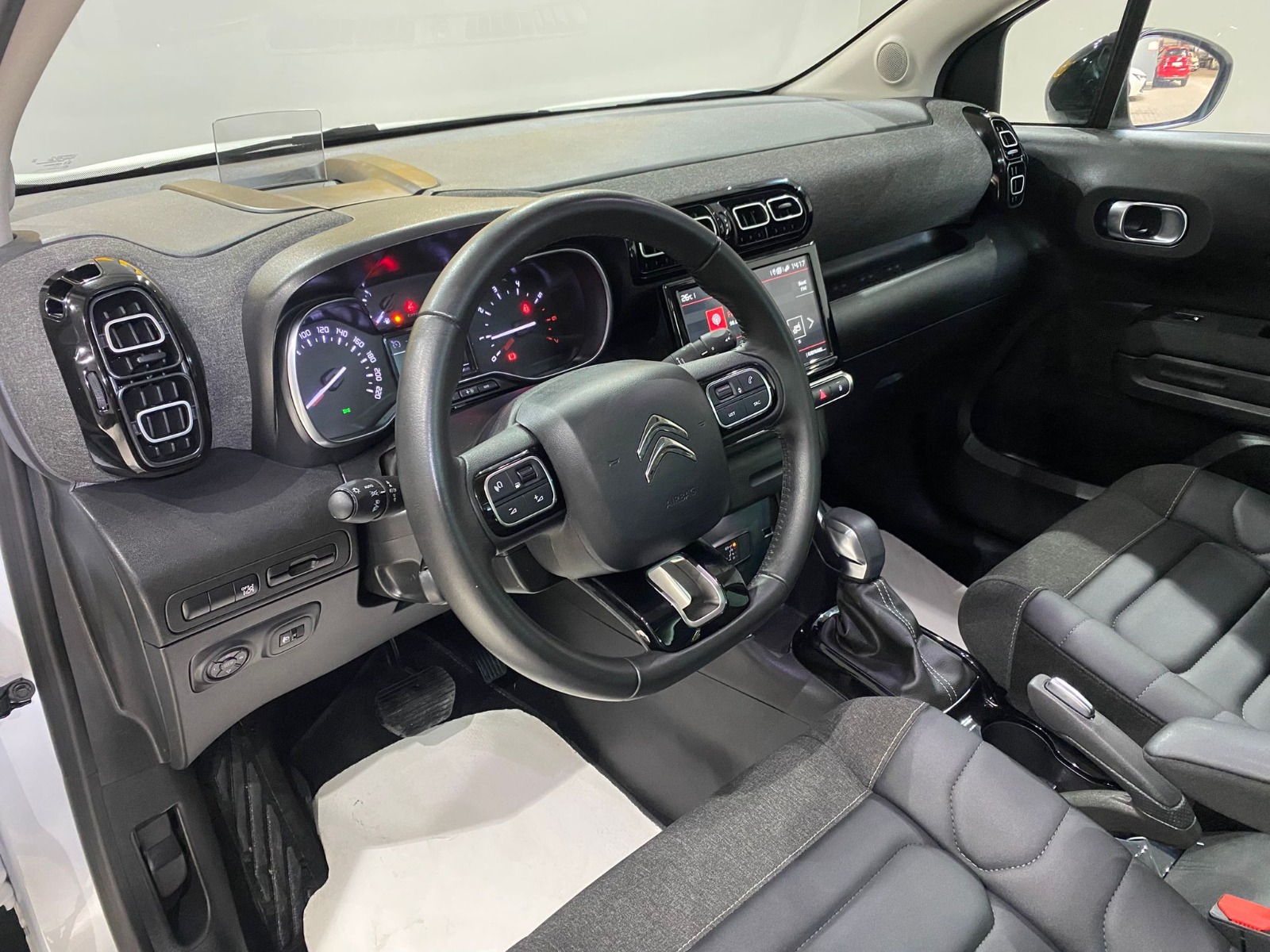 2024 Benzin Otomatik Citroen C3 AirCross Beyaz Gürel Tasarım Aksesuar Otomotiv San. Tic. Ltd. Şti.