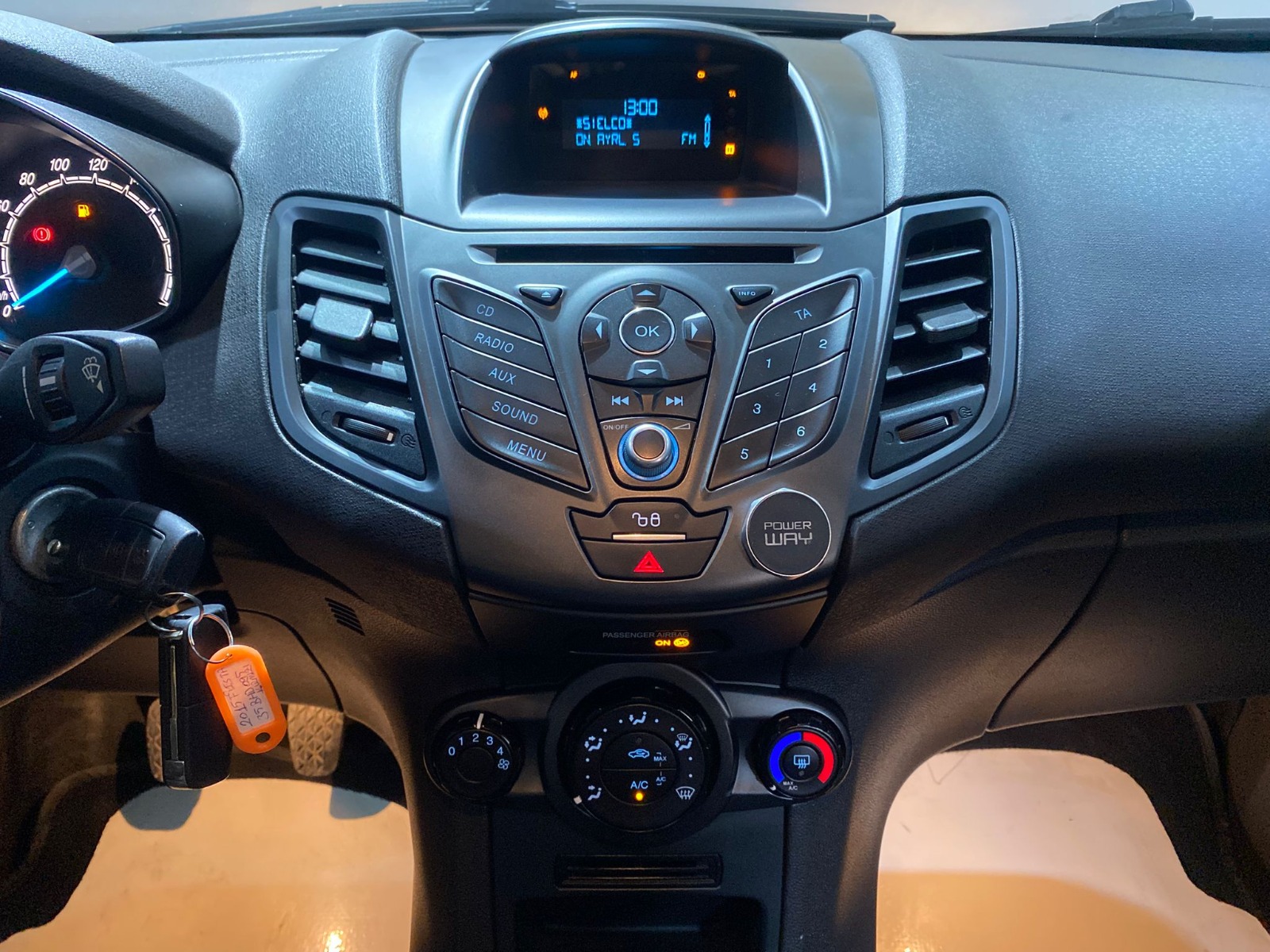 2015 Benzin + LPG Manuel Ford Fiesta Kırmızı Gürel Tasarım Aksesuar Otomotiv San. Tic. Ltd. Şti.
