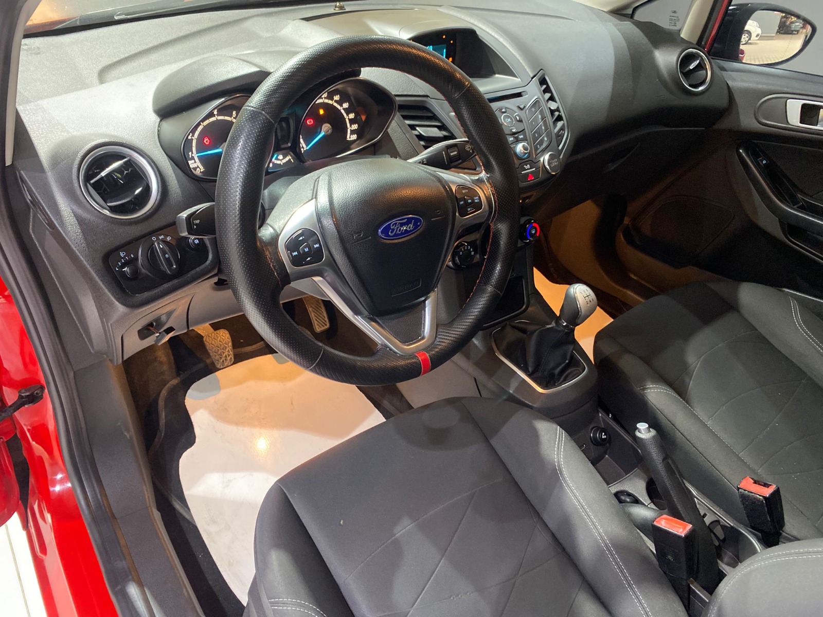 2015 Benzin + LPG Manuel Ford Fiesta Kırmızı Gürel Tasarım Aksesuar Otomotiv San. Tic. Ltd. Şti.
