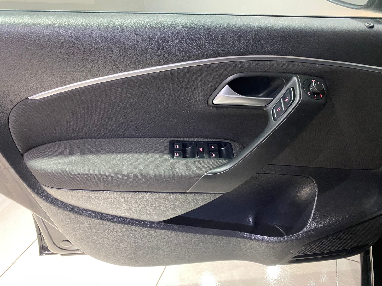 2016 Benzin Otomatik Volkswagen Polo Siyah Gürel Tasarım Aksesuar Otomotiv San. Tic. Ltd. Şti.