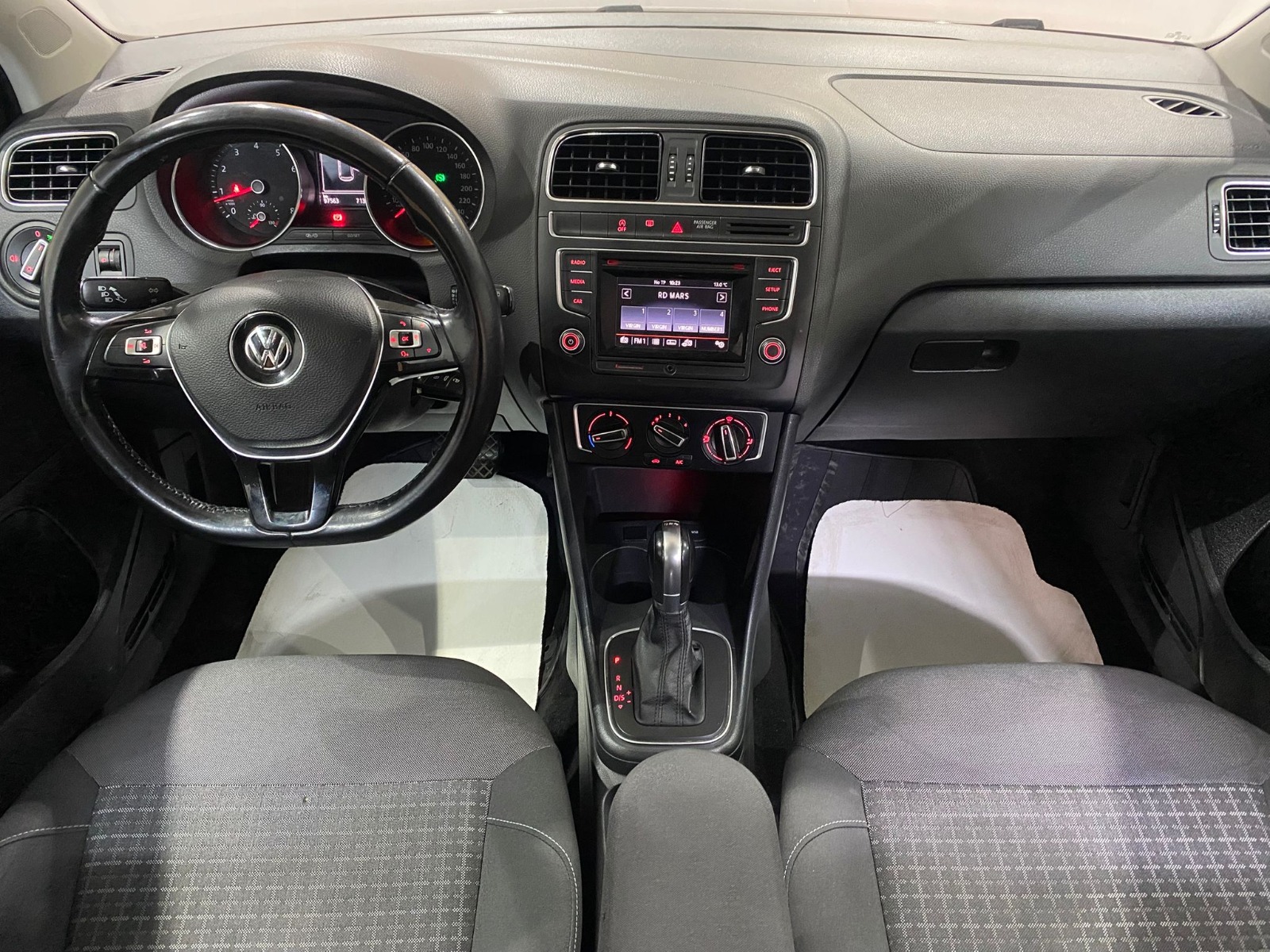 2016 Benzin Otomatik Volkswagen Polo Siyah Gürel Tasarım Aksesuar Otomotiv San. Tic. Ltd. Şti.