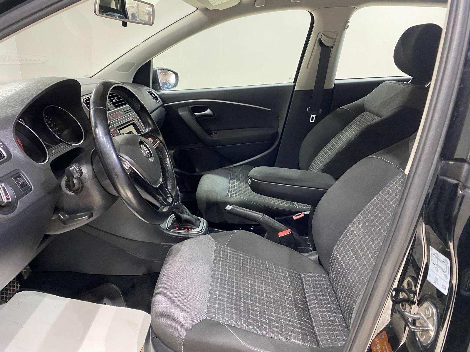 2016 Benzin Otomatik Volkswagen Polo Siyah Gürel Tasarım Aksesuar Otomotiv San. Tic. Ltd. Şti.