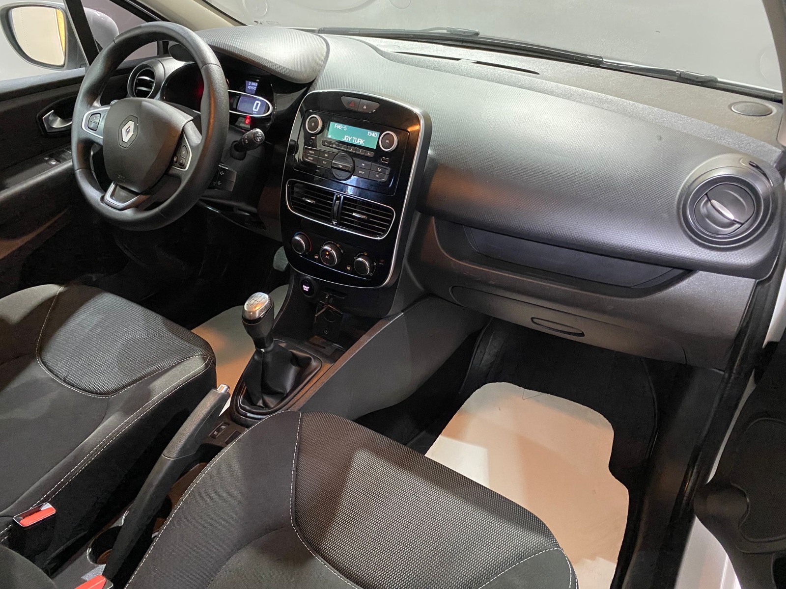 2017 Benzin Manuel Renault Clio Beyaz Gürel Tasarım Aksesuar Otomotiv San. Tic. Ltd. Şti.