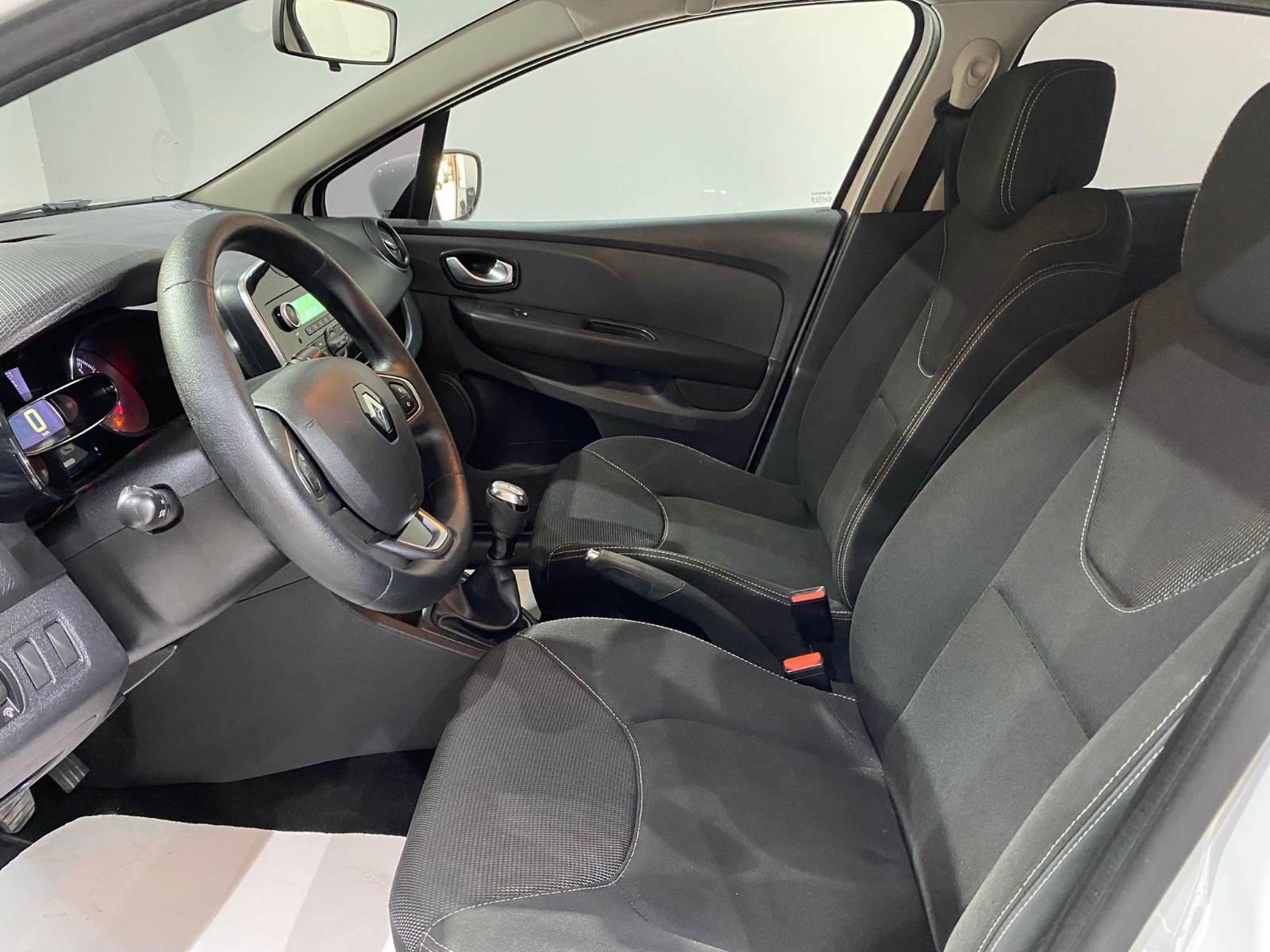 2017 Benzin Manuel Renault Clio Beyaz Gürel Tasarım Aksesuar Otomotiv San. Tic. Ltd. Şti.