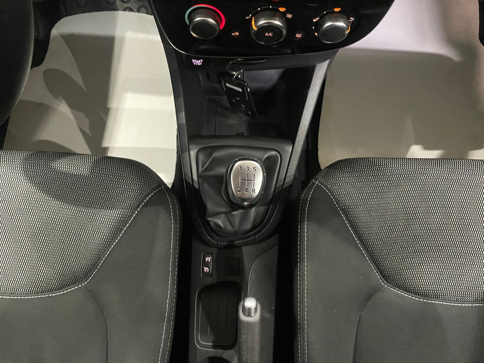 2020 Benzin Manuel Renault Clio Beyaz Gürel Tasarım Aksesuar Otomotiv San. Tic. Ltd. Şti.