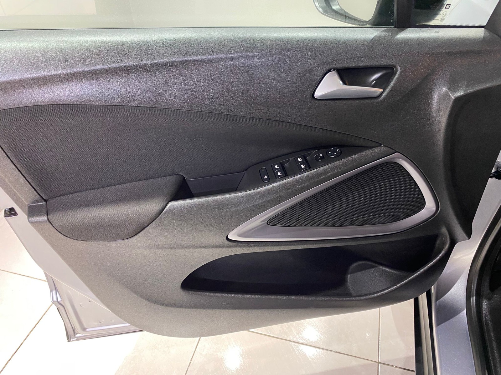 2022 Benzin Manuel Opel Crossland Gümüş Gri Gürel Tasarım Aksesuar Otomotiv San. Tic. Ltd. Şti.