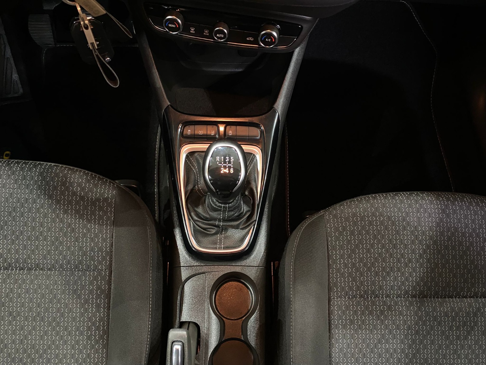 2022 Benzin Manuel Opel Crossland Gümüş Gri Gürel Tasarım Aksesuar Otomotiv San. Tic. Ltd. Şti.