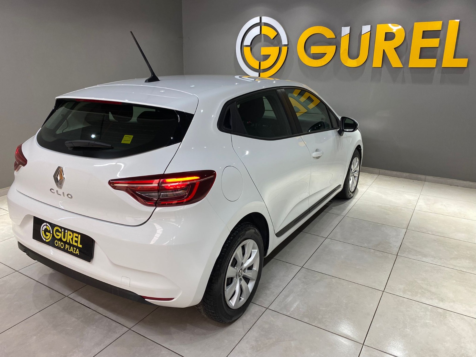 2022 Benzin Otomatik Renault Clio Beyaz Gürel Tasarım Aksesuar Otomotiv San. Tic. Ltd. Şti.