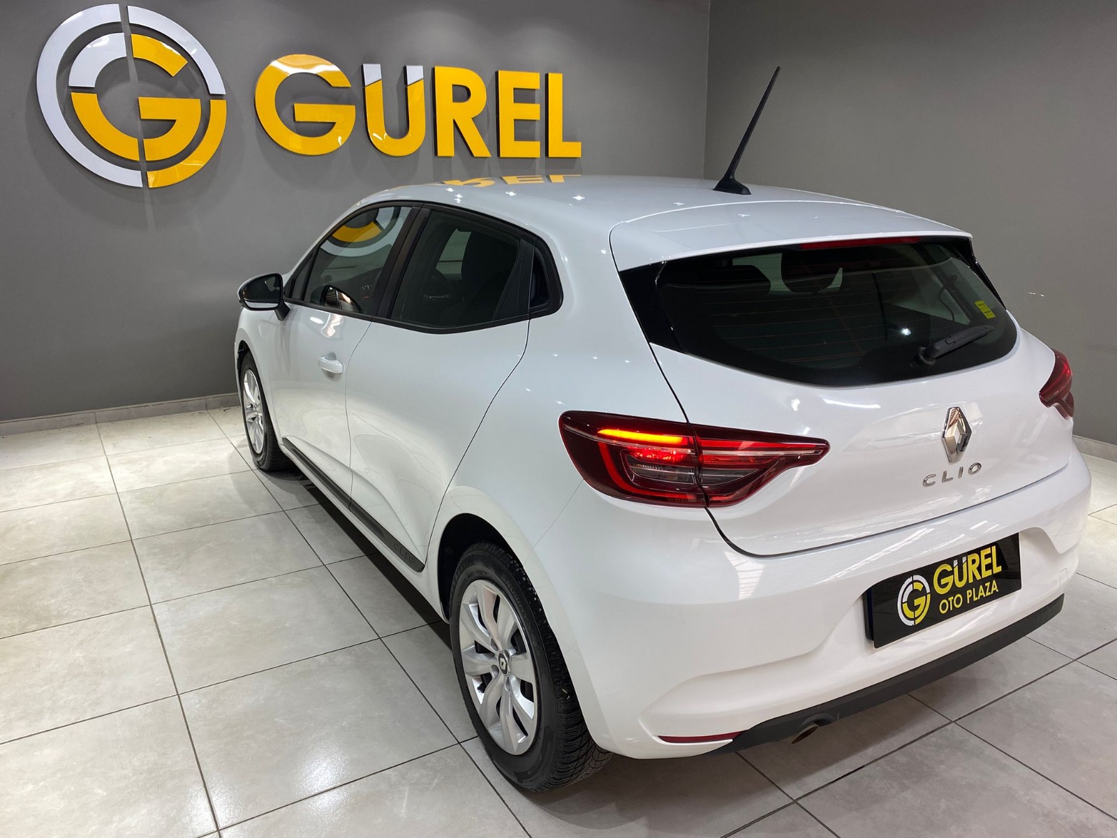 2022 Benzin Otomatik Renault Clio Beyaz Gürel Tasarım Aksesuar Otomotiv San. Tic. Ltd. Şti.