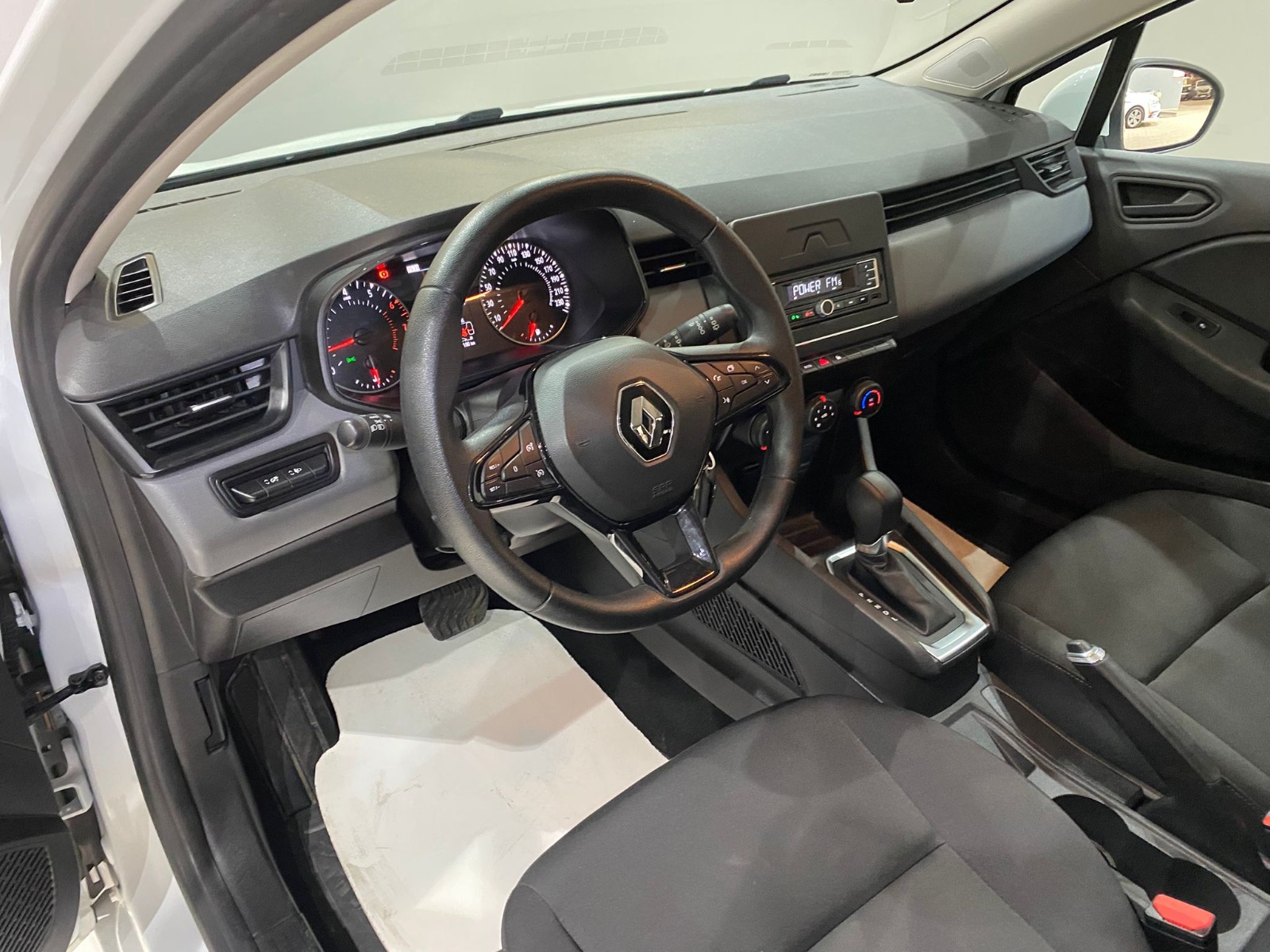 2022 Benzin Otomatik Renault Clio Beyaz Gürel Tasarım Aksesuar Otomotiv San. Tic. Ltd. Şti.