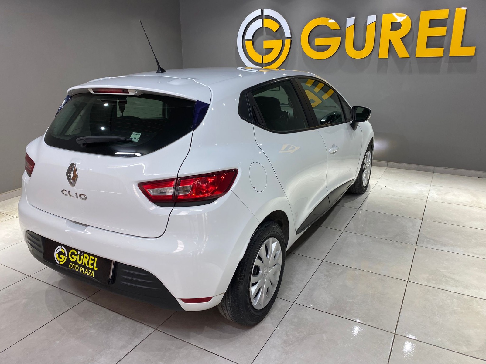 TaksitliOto.Net | 2.El Renault Clio Hatchback 0.9 TCe Joy | Manuel & Benzin | Beyaz | İzmir.2el 2020 Benzin Manuel Renault Clio Beyaz Gürel Tasarım Aksesuar Otomotiv San. Tic. Ltd. Şti.
