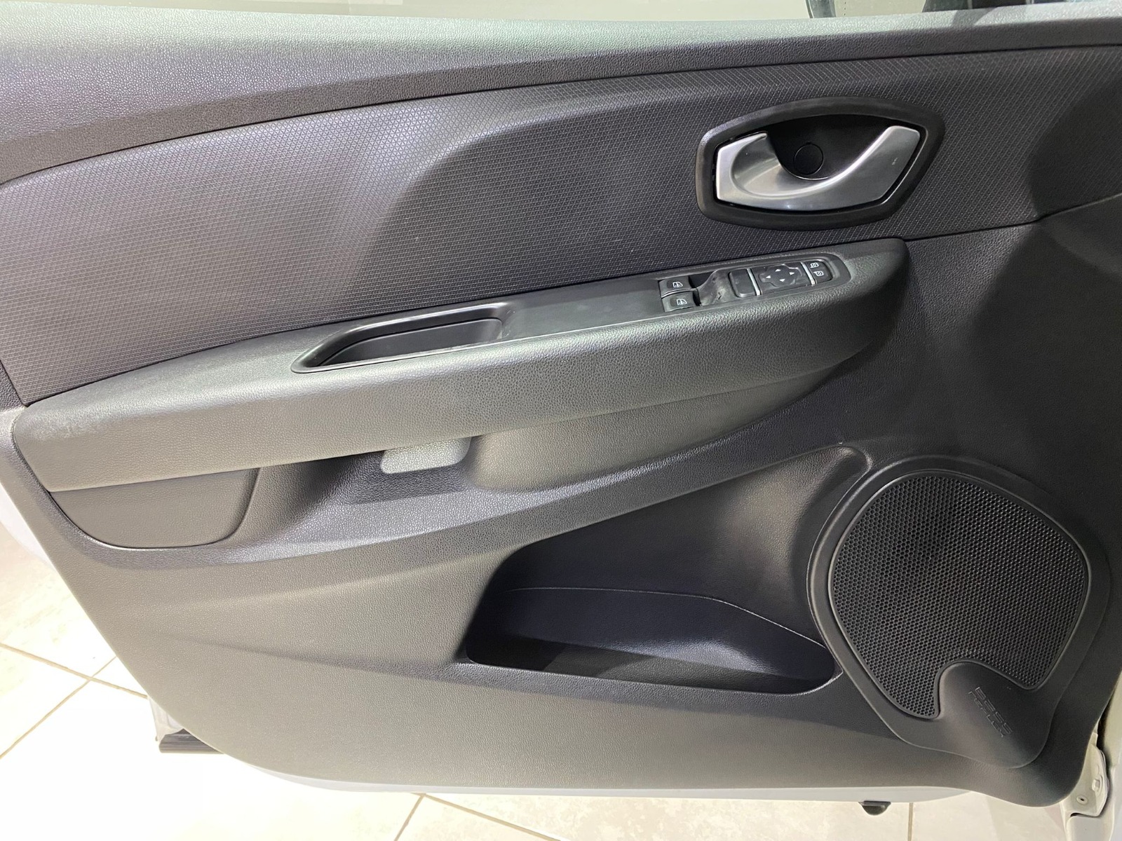 TaksitliOto.Net | 2.El Renault Clio Hatchback 0.9 TCe Joy | Manuel & Benzin | Beyaz | İzmir.2el 2020 Benzin Manuel Renault Clio Beyaz Gürel Tasarım Aksesuar Otomotiv San. Tic. Ltd. Şti.