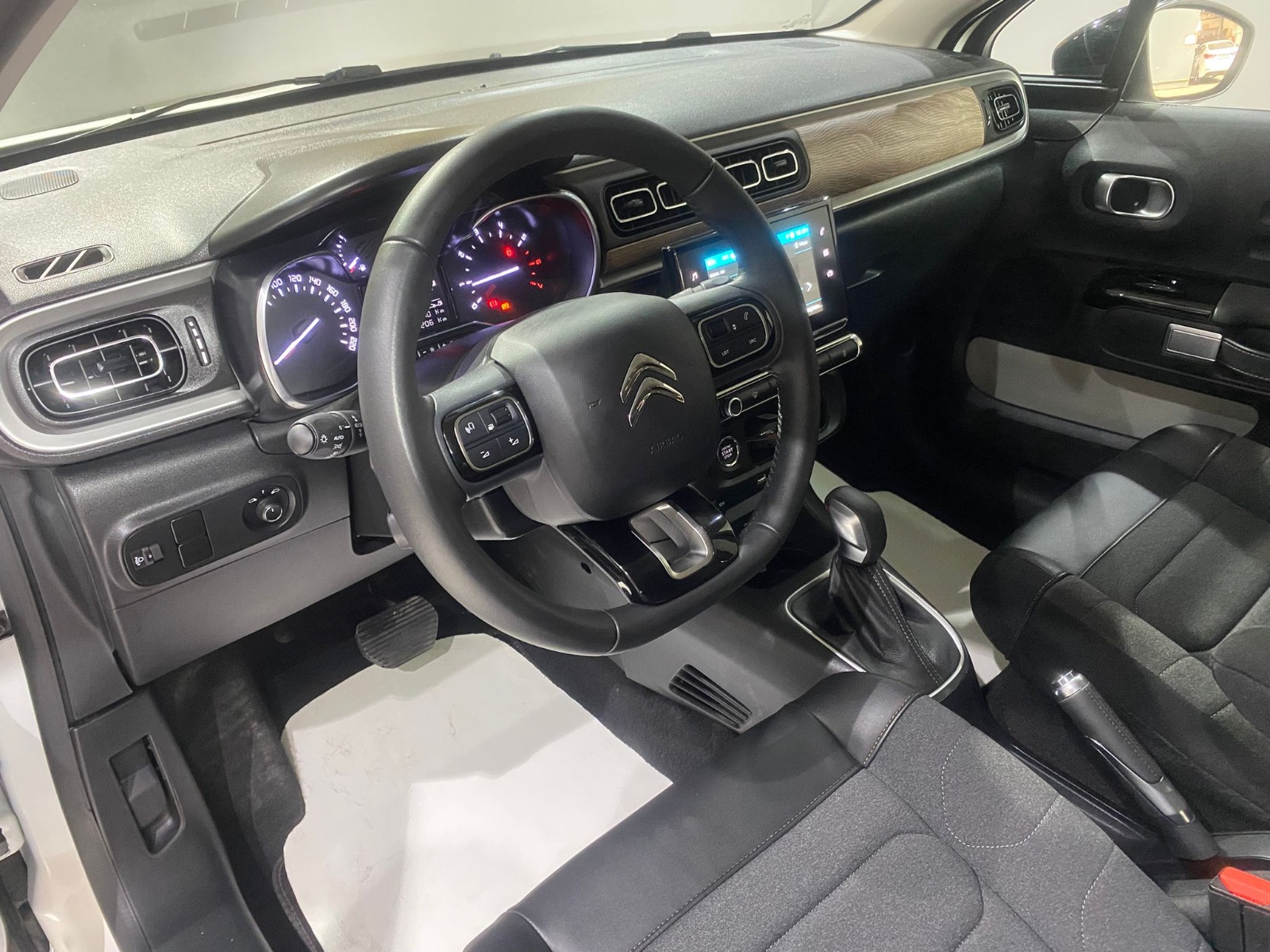 2024 Benzin Otomatik Citroen C3 Beyaz Gürel Tasarım Aksesuar Otomotiv San. Tic. Ltd. Şti.