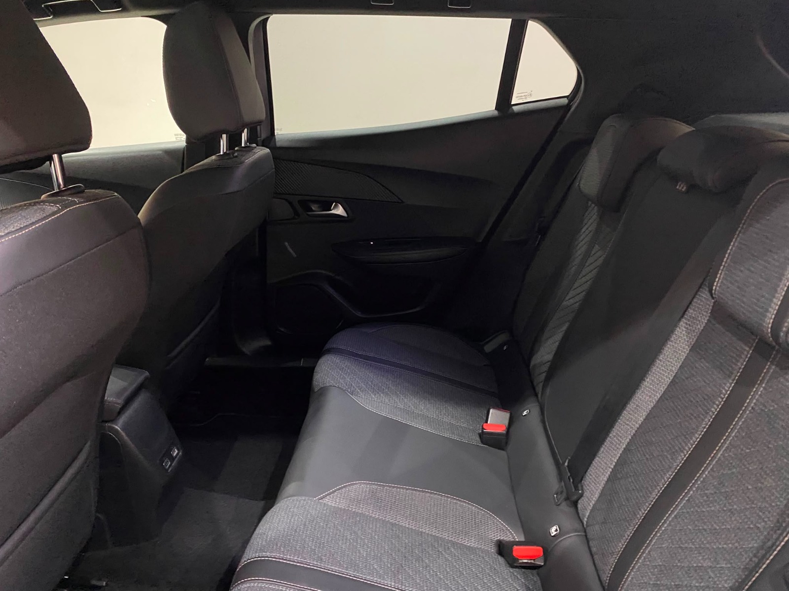 2024 Benzin Otomatik Peugeot 2008 Gri Gürel Tasarım Aksesuar Otomotiv San. Tic. Ltd. Şti.
