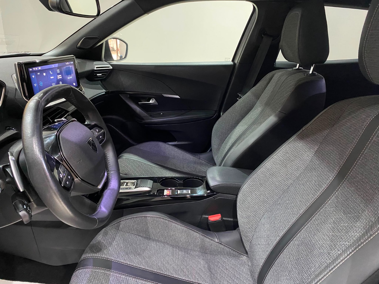 2024 Benzin Otomatik Peugeot 2008 Gri Gürel Tasarım Aksesuar Otomotiv San. Tic. Ltd. Şti.