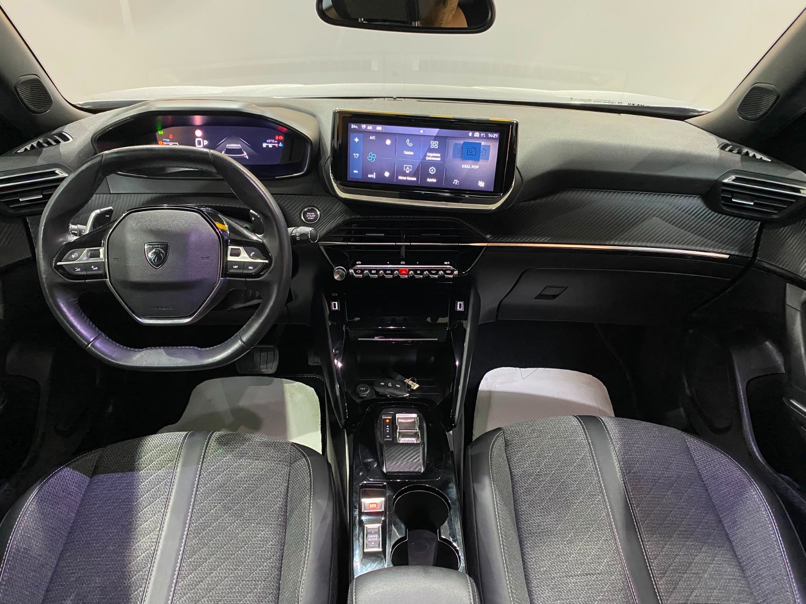 2024 Benzin Otomatik Peugeot 2008 Gri Gürel Tasarım Aksesuar Otomotiv San. Tic. Ltd. Şti.