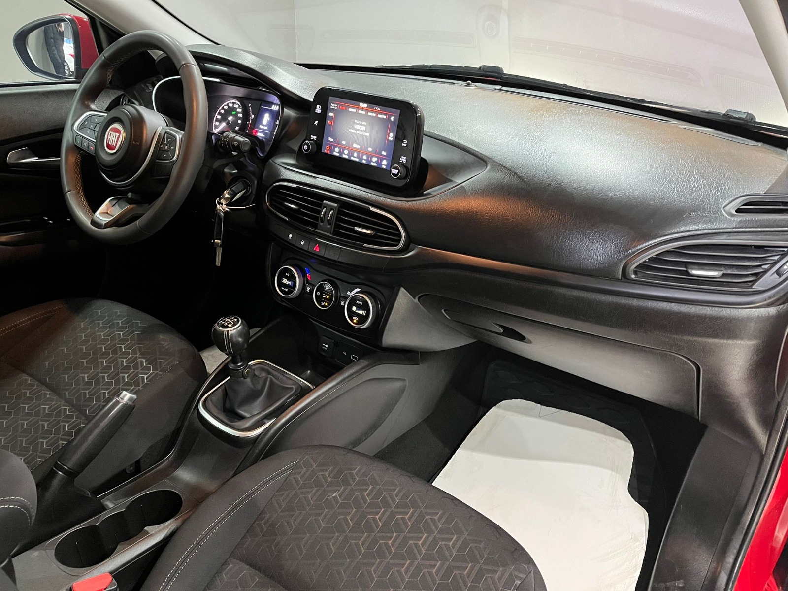 2021 Benzin Manuel Fiat Egea Kırmızı Gürel Tasarım Aksesuar Otomotiv San. Tic. Ltd. Şti.