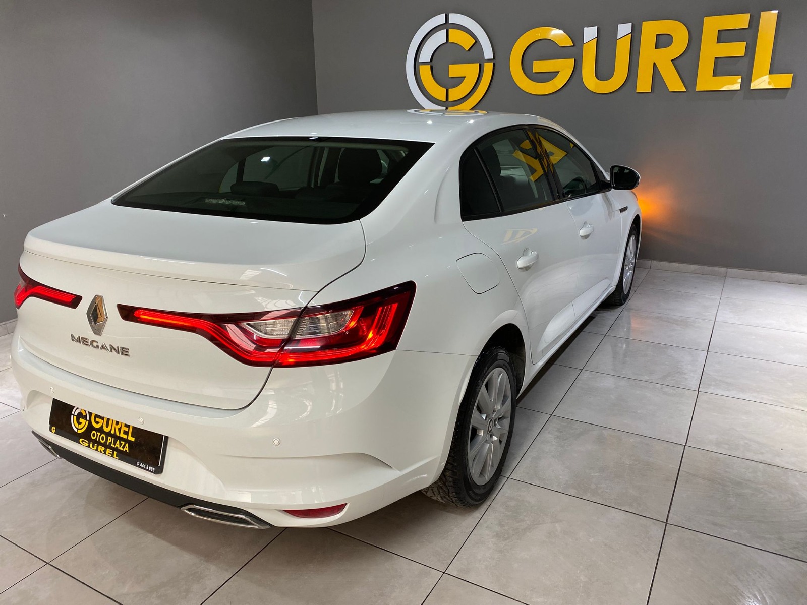 2021 Benzin Otomatik Renault Megane Beyaz Gürel Tasarım Aksesuar Otomotiv San. Tic. Ltd. Şti.