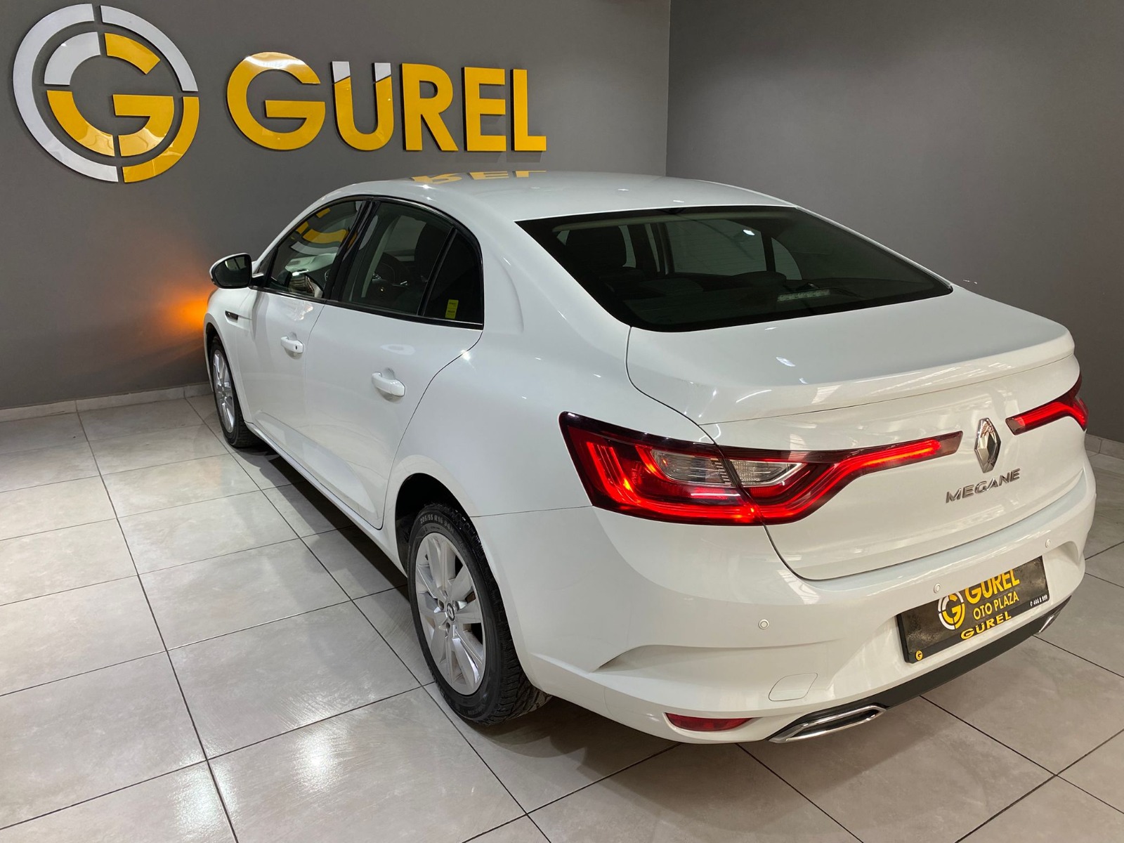 2021 Benzin Otomatik Renault Megane Beyaz Gürel Tasarım Aksesuar Otomotiv San. Tic. Ltd. Şti.