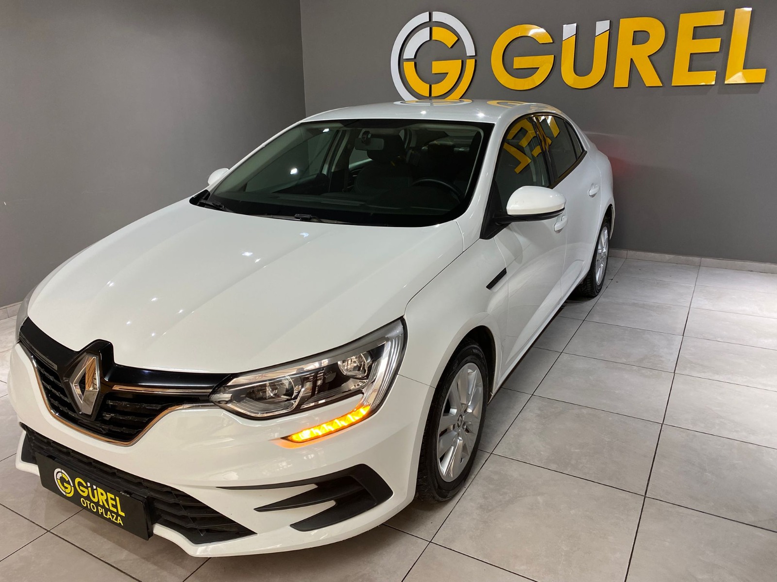 2021 Benzin Otomatik Renault Megane Beyaz Gürel Tasarım Aksesuar Otomotiv San. Tic. Ltd. Şti.