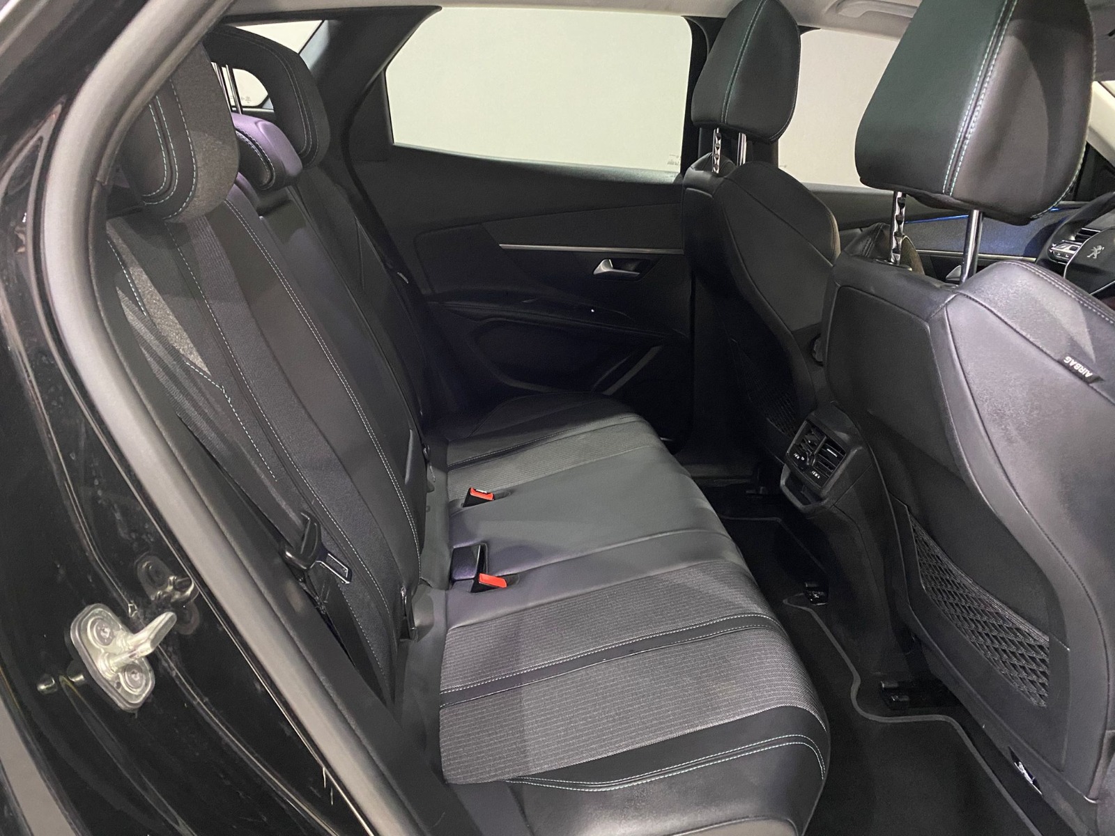 2022 Dizel Otomatik Peugeot 3008 Siyah Gürel Tasarım Aksesuar Otomotiv San. Tic. Ltd. Şti.