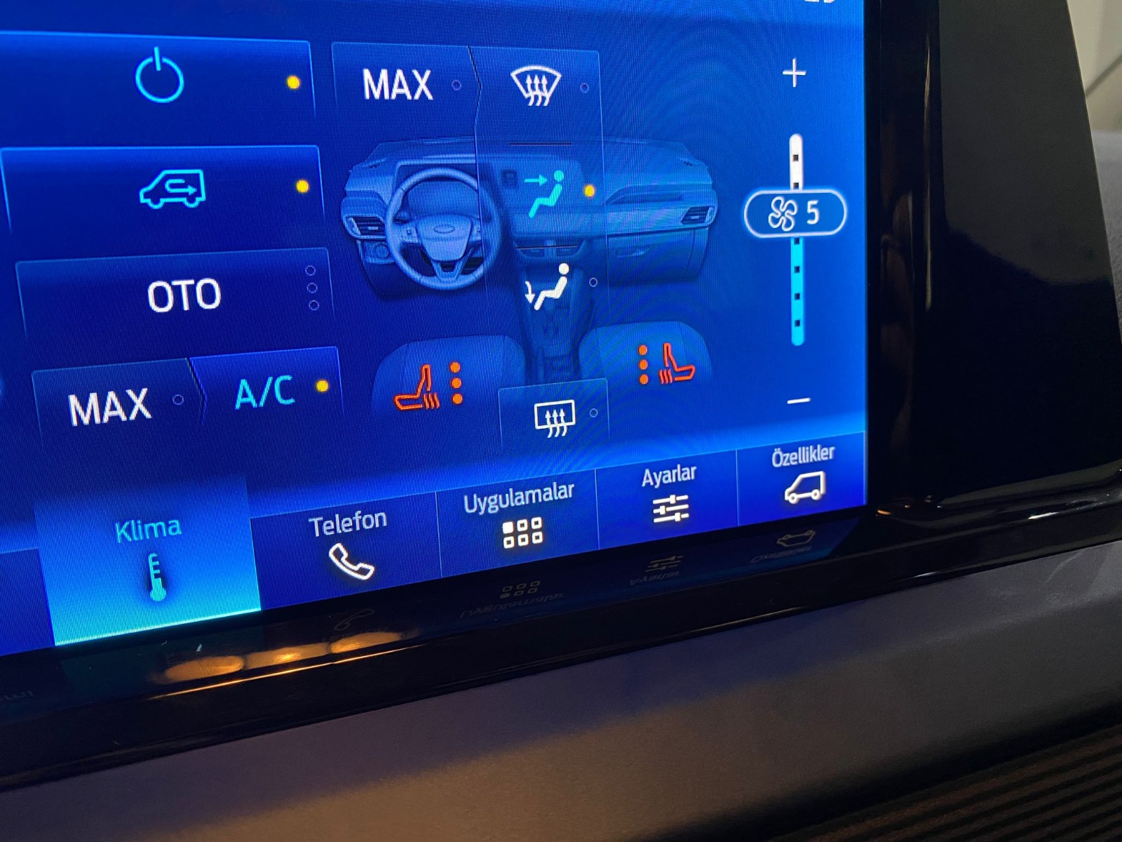 2024 Dizel Manuel Ford Tourneo Courier Yeşil Gürel Tasarım Aksesuar Otomotiv San. Tic. Ltd. Şti.