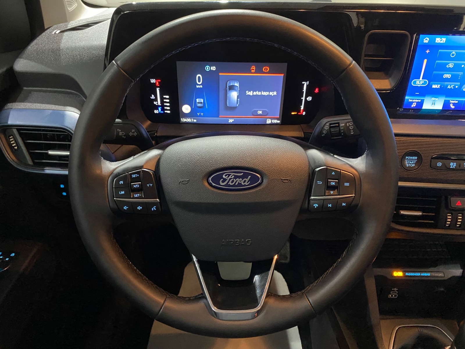 2024 Dizel Manuel Ford Tourneo Courier Yeşil Gürel Tasarım Aksesuar Otomotiv San. Tic. Ltd. Şti.