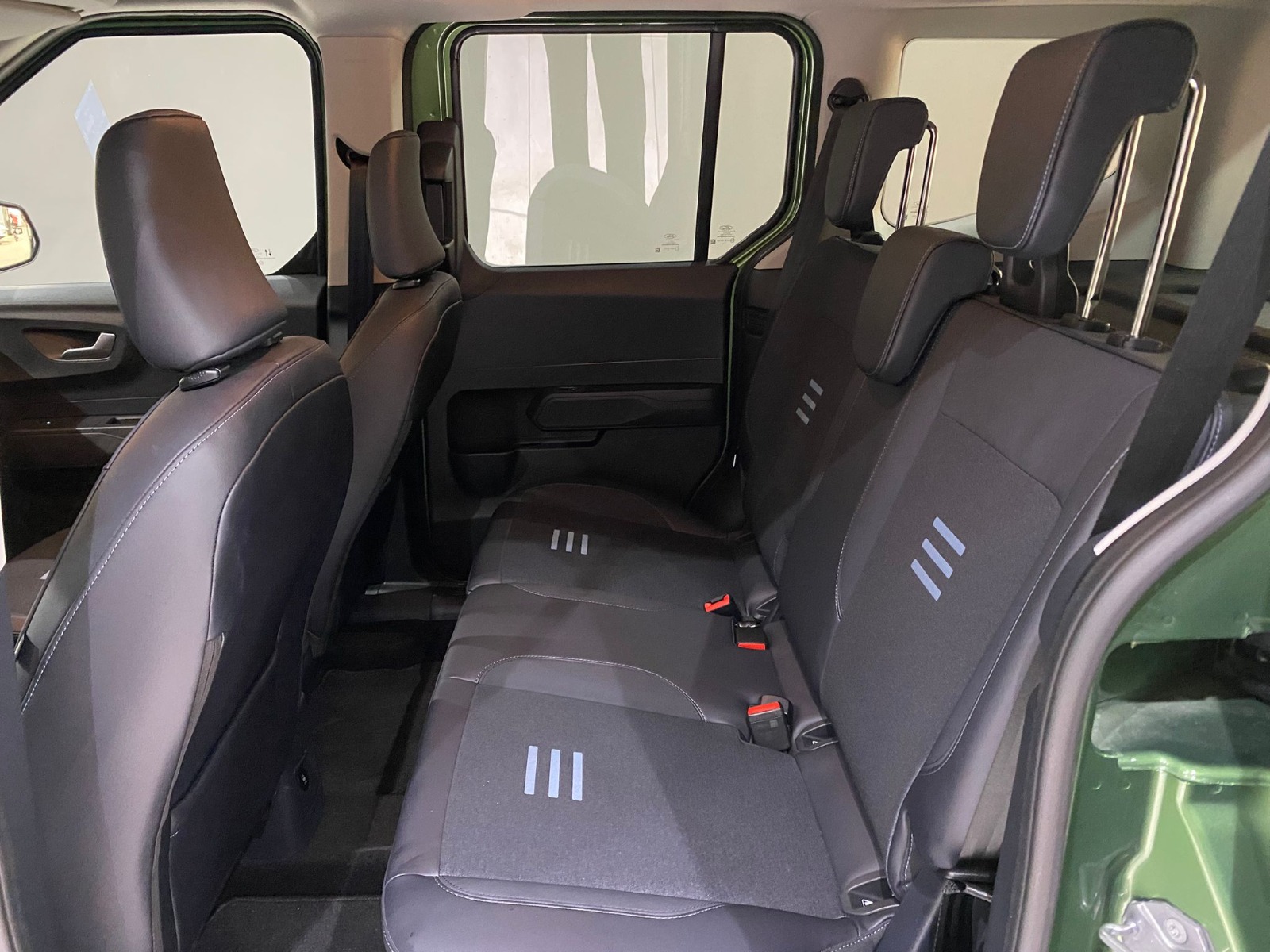 2024 Dizel Manuel Ford Tourneo Courier Yeşil Gürel Tasarım Aksesuar Otomotiv San. Tic. Ltd. Şti.