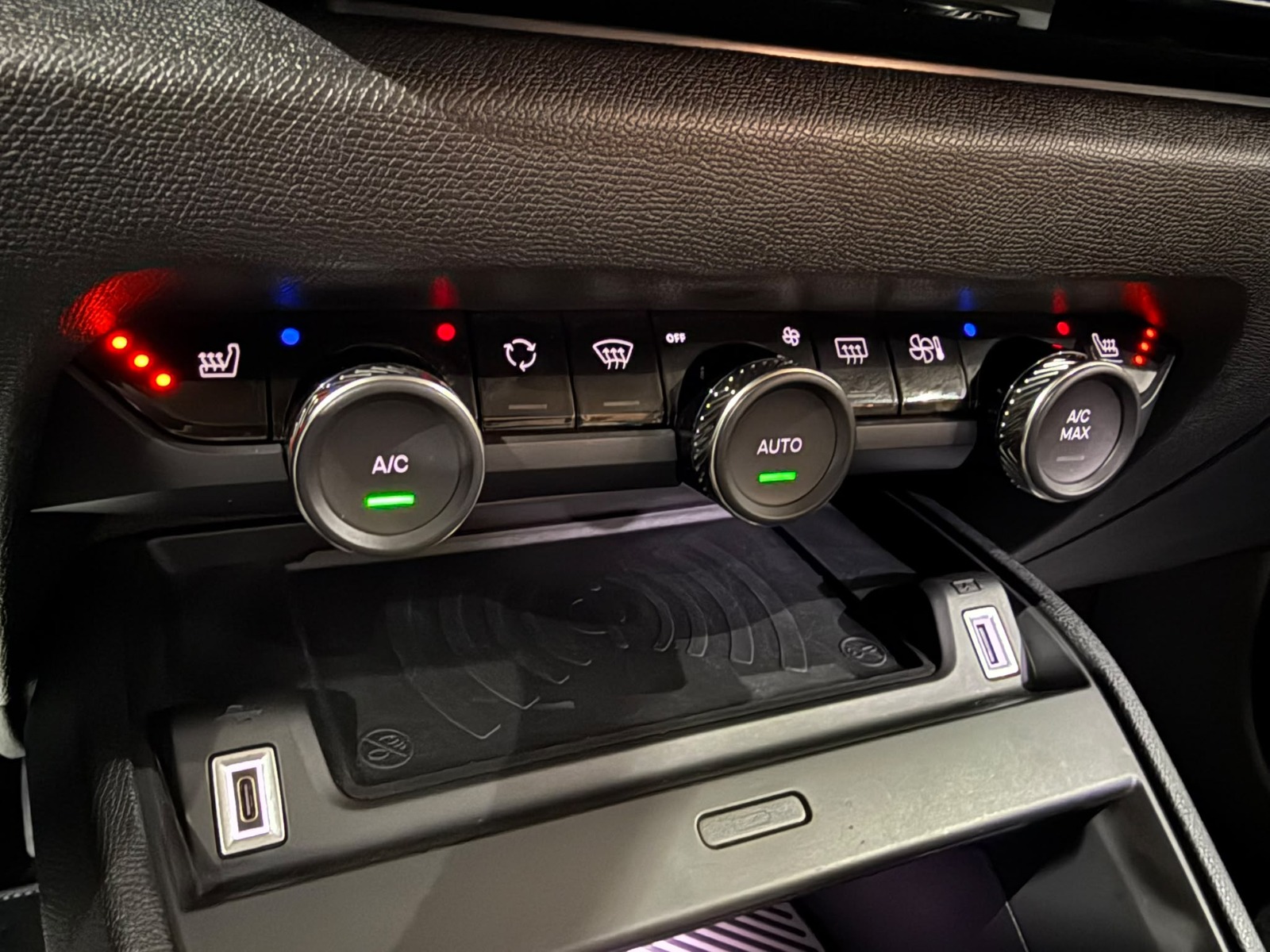 2025 Benzin Otomatik Citroen C4 X Lacivert Gürel Tasarım Aksesuar Otomotiv San. Tic. Ltd. Şti.