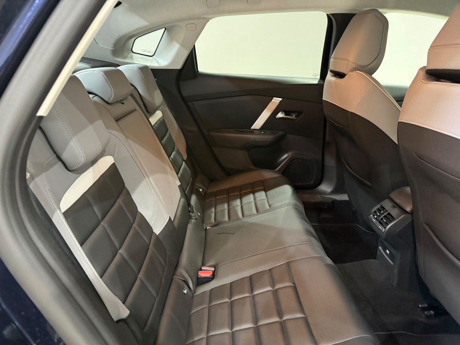 2025 Benzin Otomatik Citroen C4 X Lacivert Gürel Tasarım Aksesuar Otomotiv San. Tic. Ltd. Şti.