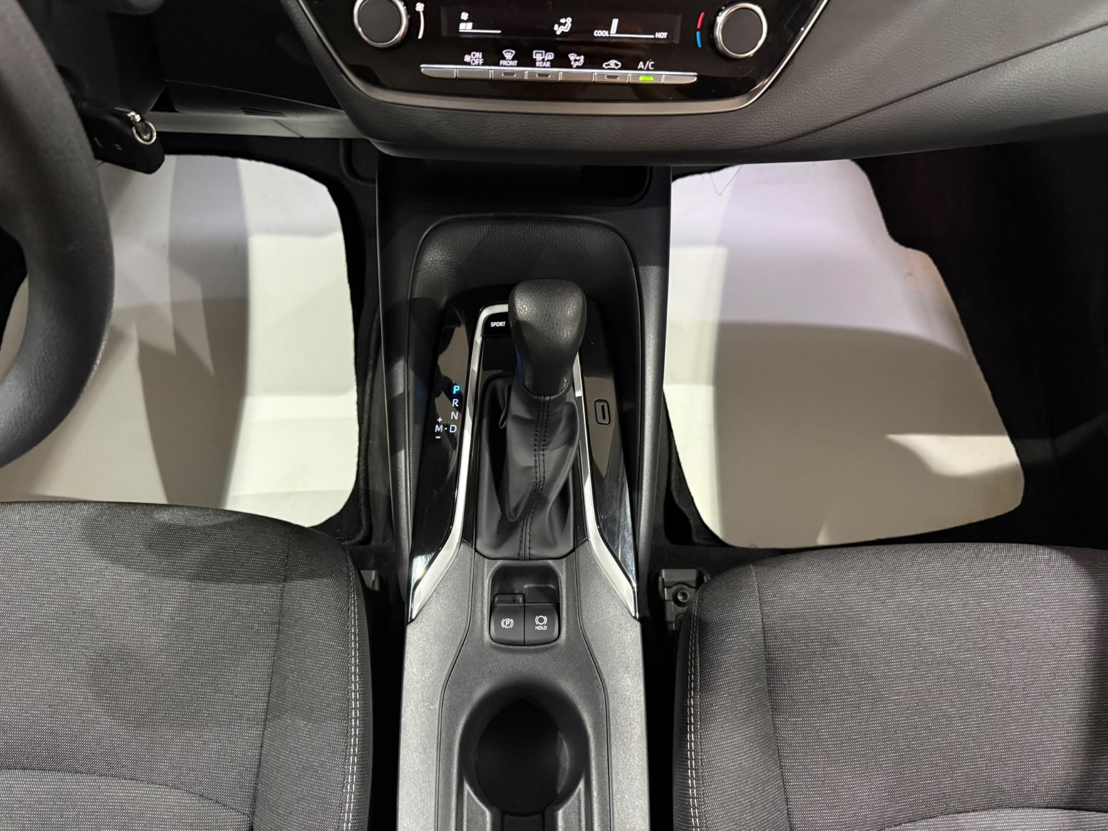 2026 Benzin Otomatik Toyota Corolla Beyaz Gürel Tasarım Aksesuar Otomotiv San. Tic. Ltd. Şti.