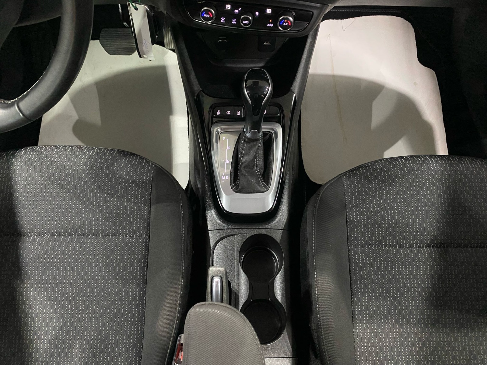 2022 Benzin Otomatik Opel Crossland Beyaz Gürel Tasarım Aksesuar Otomotiv San. Tic. Ltd. Şti.