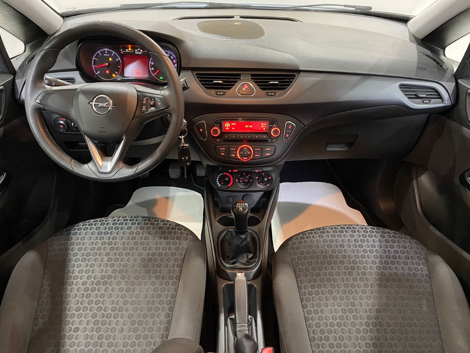 TaksitliOto.Net | 2.El Opel Corsa Hatchback 1.2 Essentia | Manuel & Benzin | Beyaz | İzmir.2el 2016 Benzin Manuel Opel Corsa Beyaz Gürel Tasarım Aksesuar Otomotiv San. Tic. Ltd. Şti.