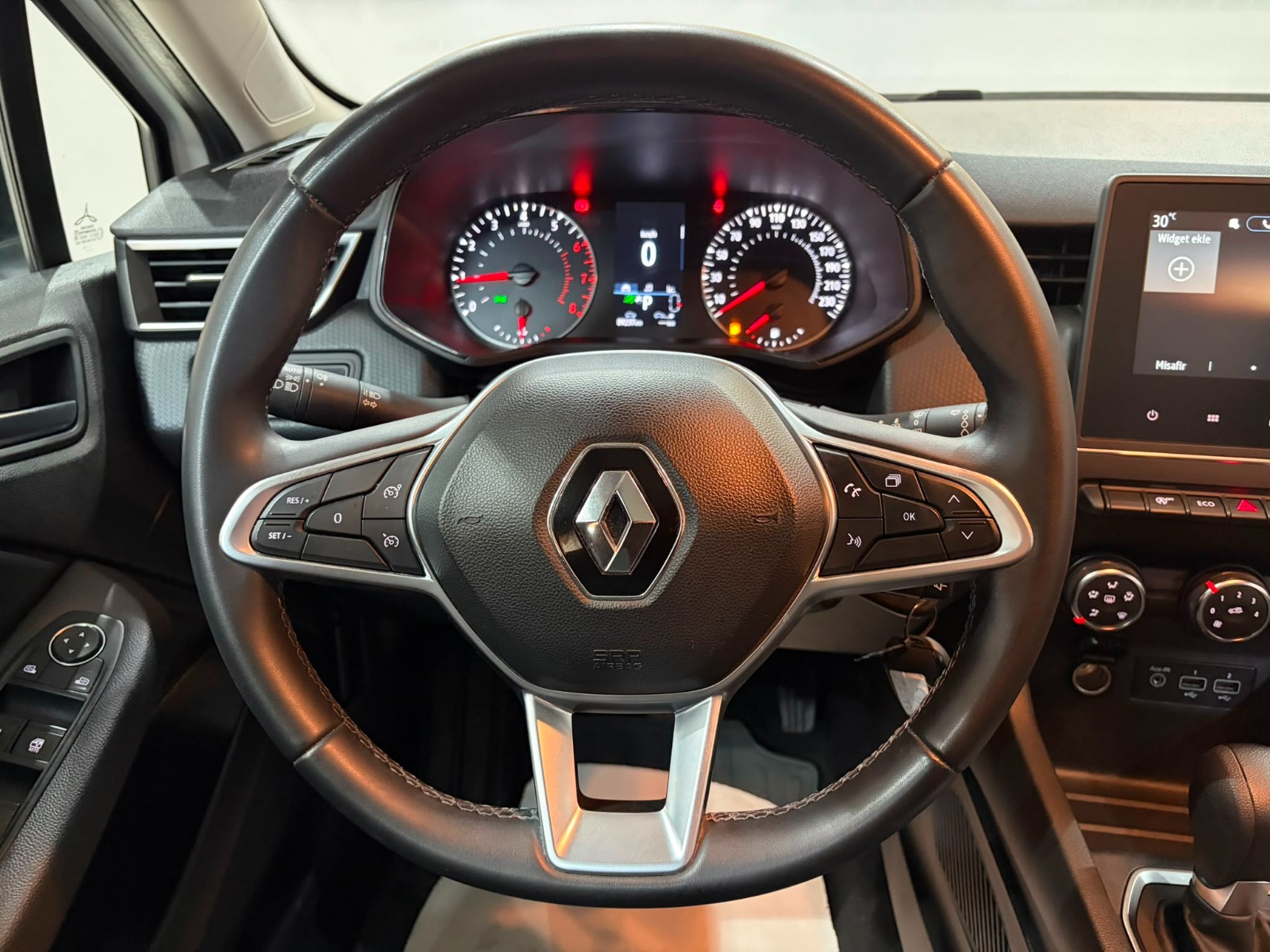 2023 Benzin Otomatik Renault Clio Beyaz Gürel Tasarım Aksesuar Otomotiv San. Tic. Ltd. Şti.