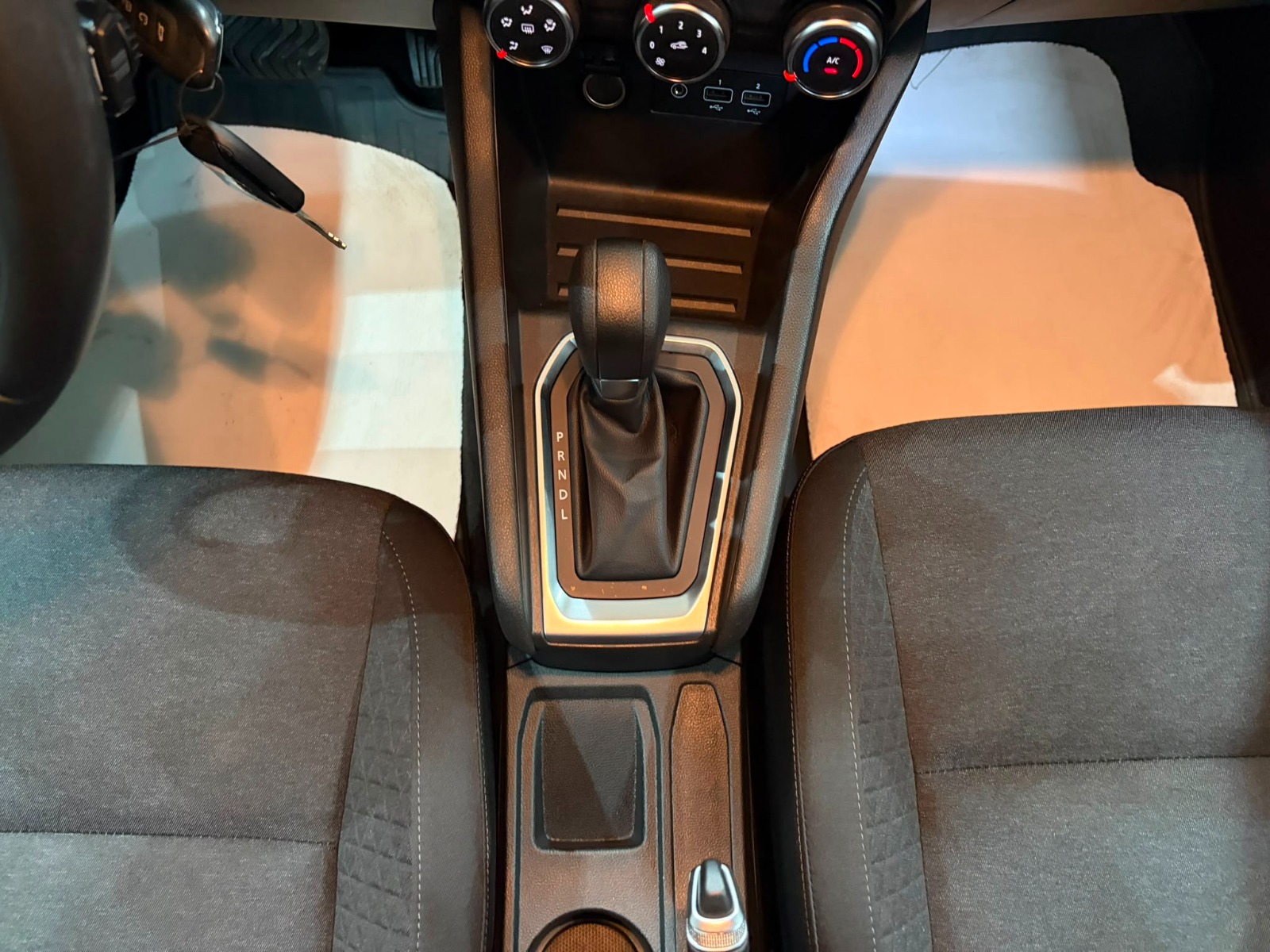 2023 Benzin Otomatik Renault Clio Beyaz Gürel Tasarım Aksesuar Otomotiv San. Tic. Ltd. Şti.