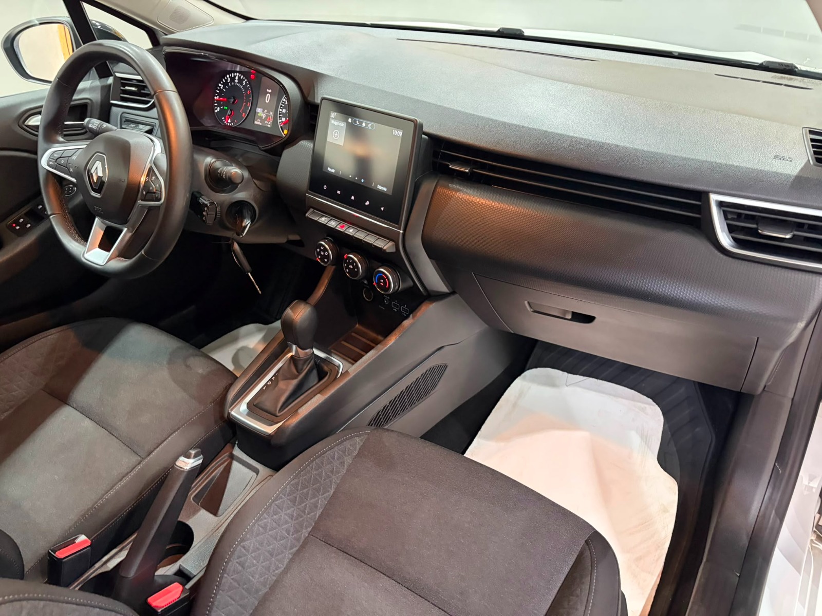 2023 Benzin Otomatik Renault Clio Beyaz Gürel Tasarım Aksesuar Otomotiv San. Tic. Ltd. Şti.